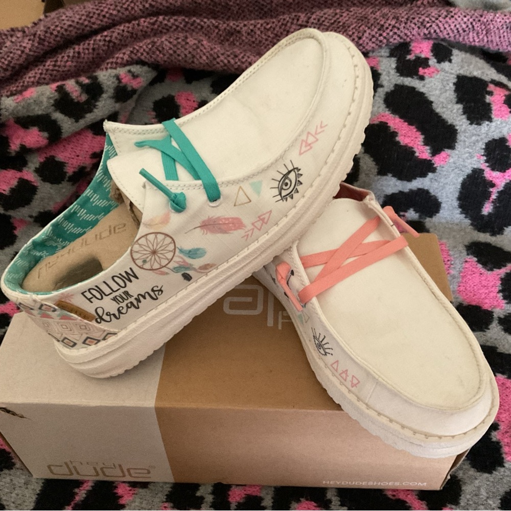 Hey dudes sz 6